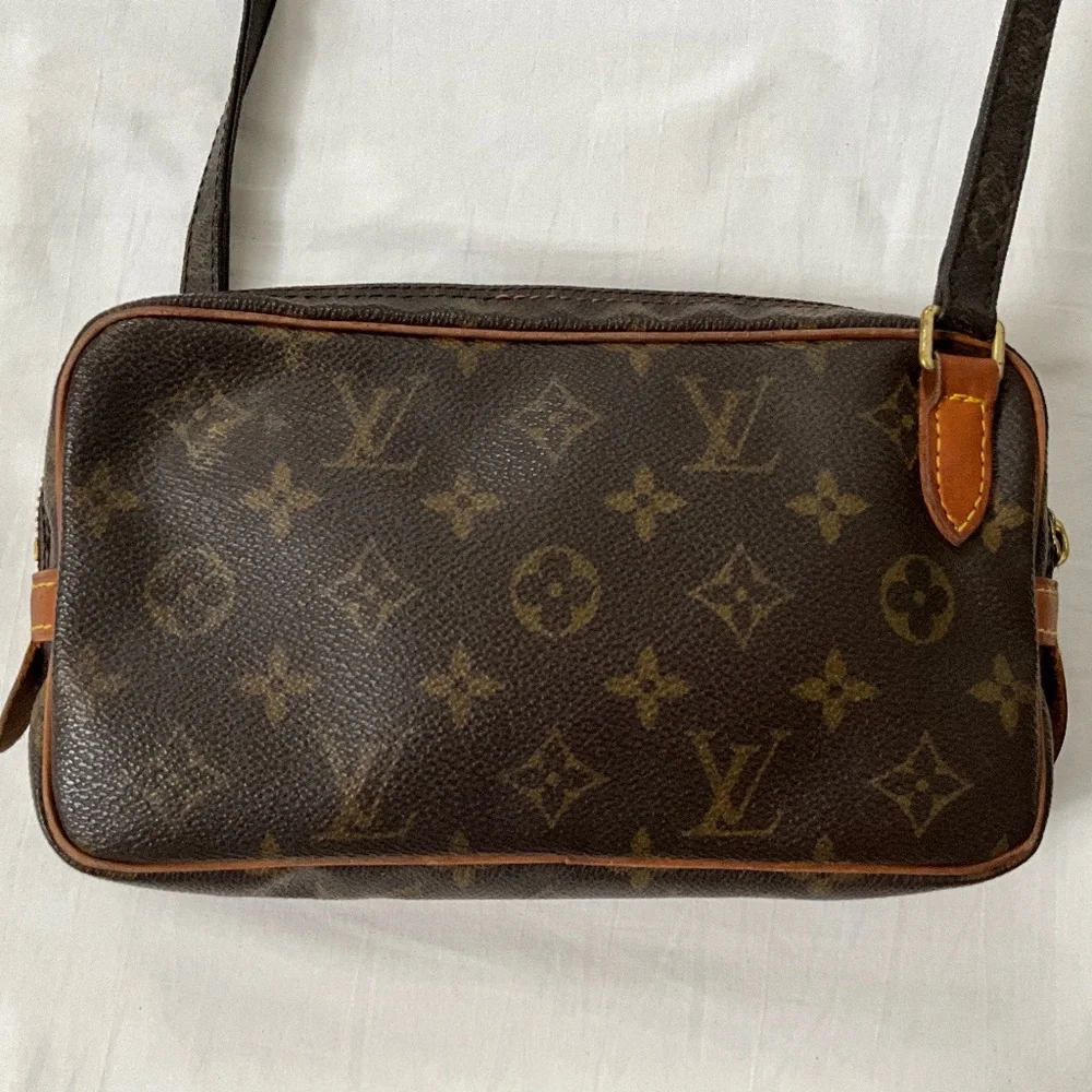 Louis Vuitton excellent pre